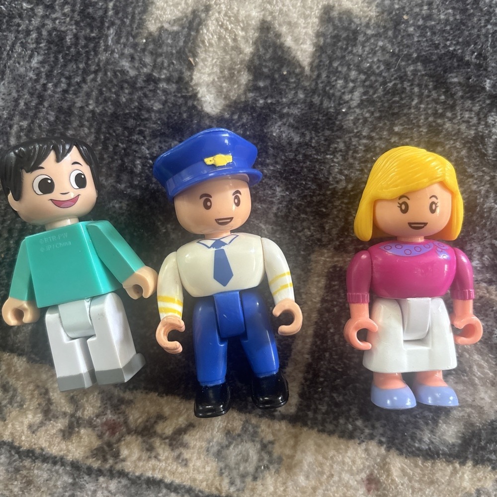 TOYS R US kids toddler toy AIRLINE PILOT ACTION FIGURE AIRPLANE PILOT lot of 3